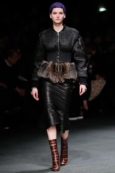 Look 40